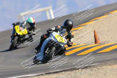 media/Oct-29-2022-CVMA (Sat) [[14c0aa3b66]]/Race 4 500 Supersport-350 Supersport/